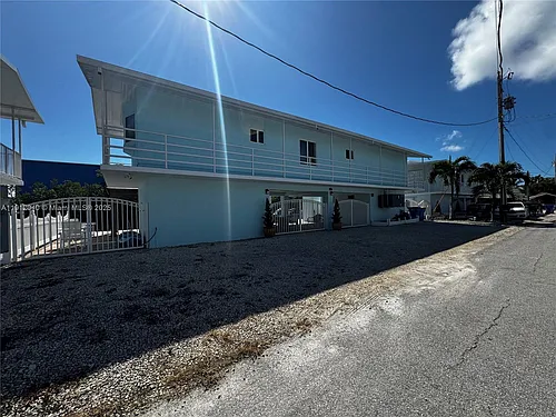 228 Orchid St Photo 1