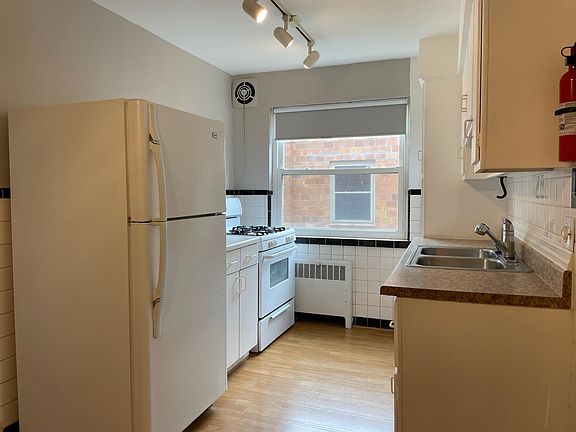 4th image of 6910 Murray Ave #3