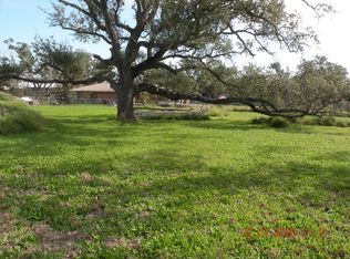 210 N 6th St, Fulton, TX 78358