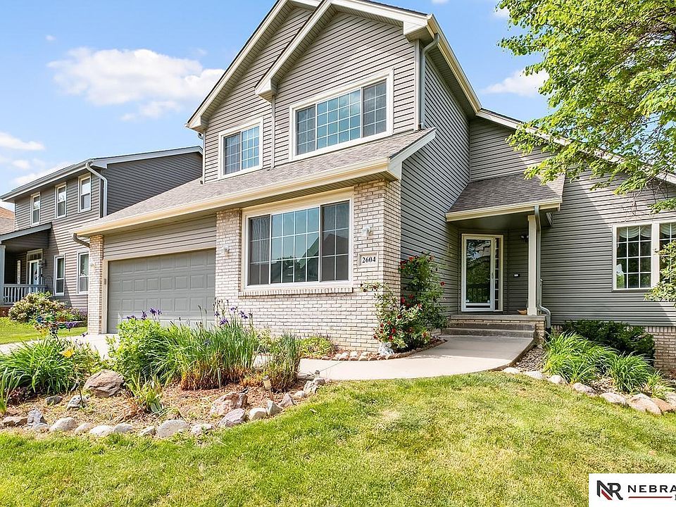 1st image of 2604 Tulip Ln