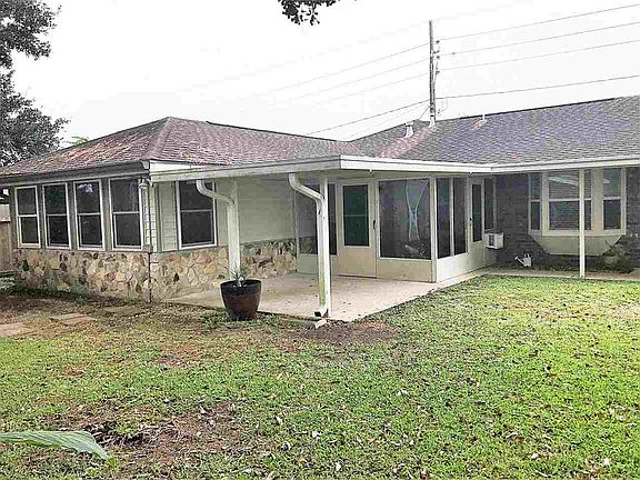 3rd image of 309 Cascade Dr