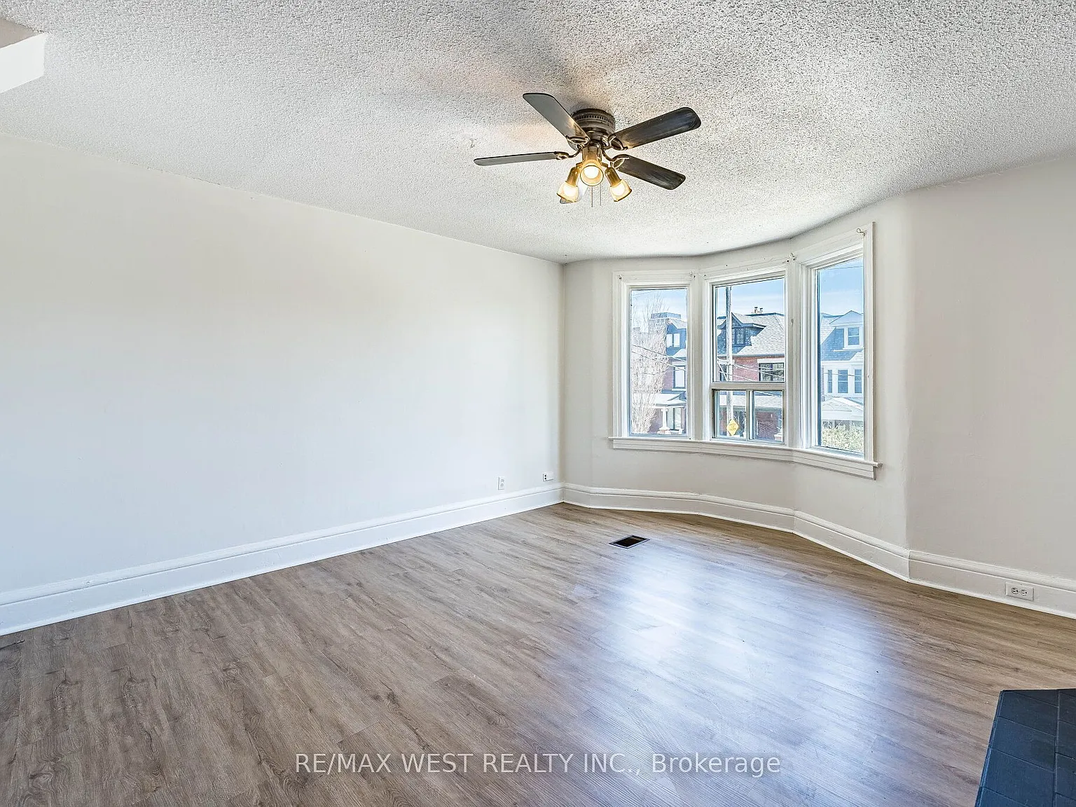 1 bed, $2,200 — Photo 4