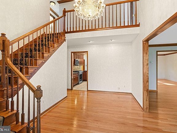 3rd image of 20 Highland Dr