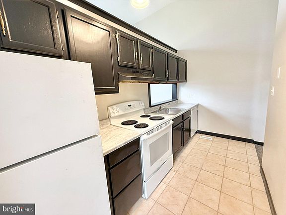 4th image of 745 Manor St APT 10