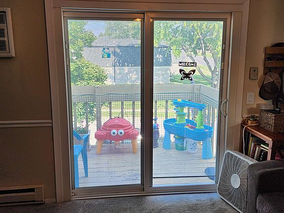 3rd image of 1108 Schoenhaar Dr APT 4