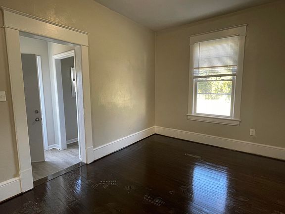 4th image of 548 Madison Ave NW