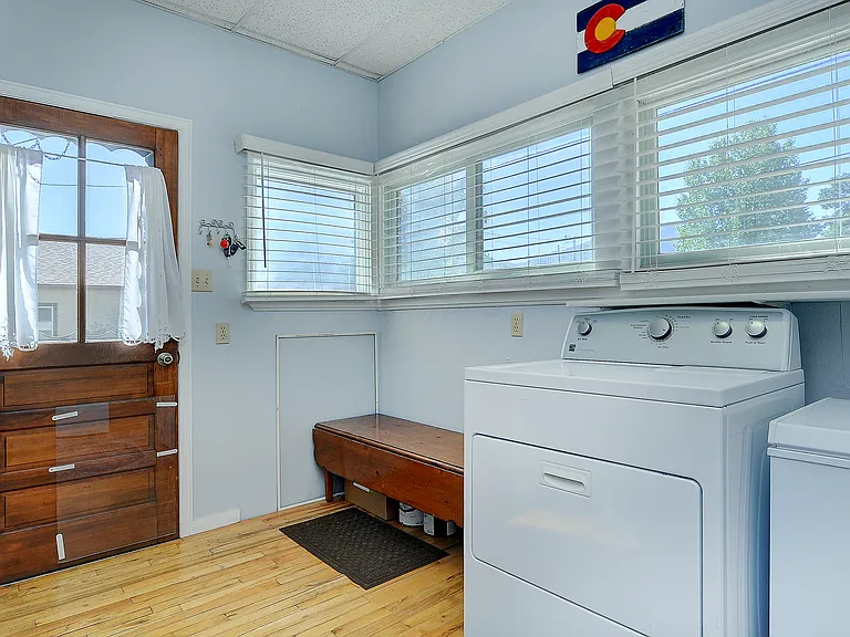 647 G St — Photo 11