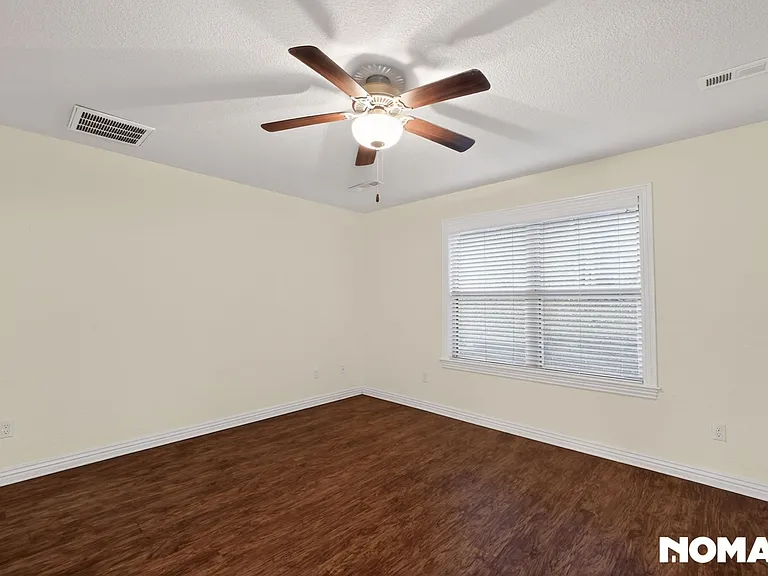 2088 E Custer Ln — Photo 10
