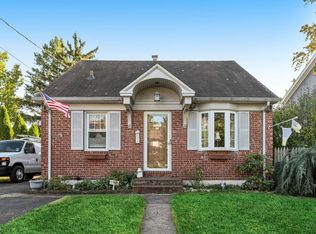 71 Fleetwood Rd, Dumont, NJ 07628