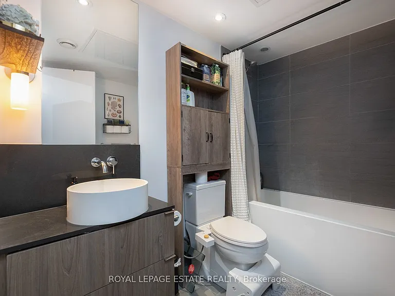 161 Roehampton Ave #2607 — Photo 11