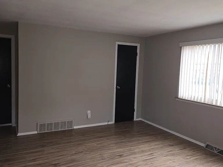 232 E Oak Cliff Ct #4 — Photo 2