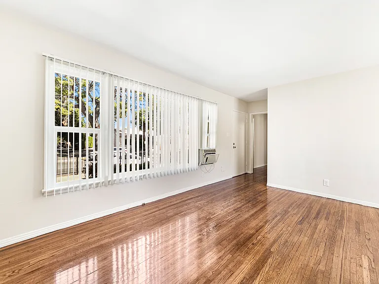 359 W Providencia Ave — Photo 7