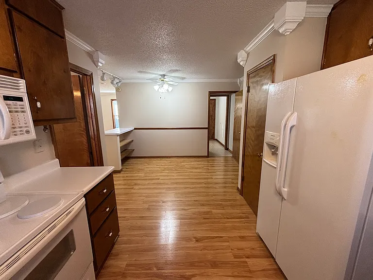 Kitchen with breakfast nook