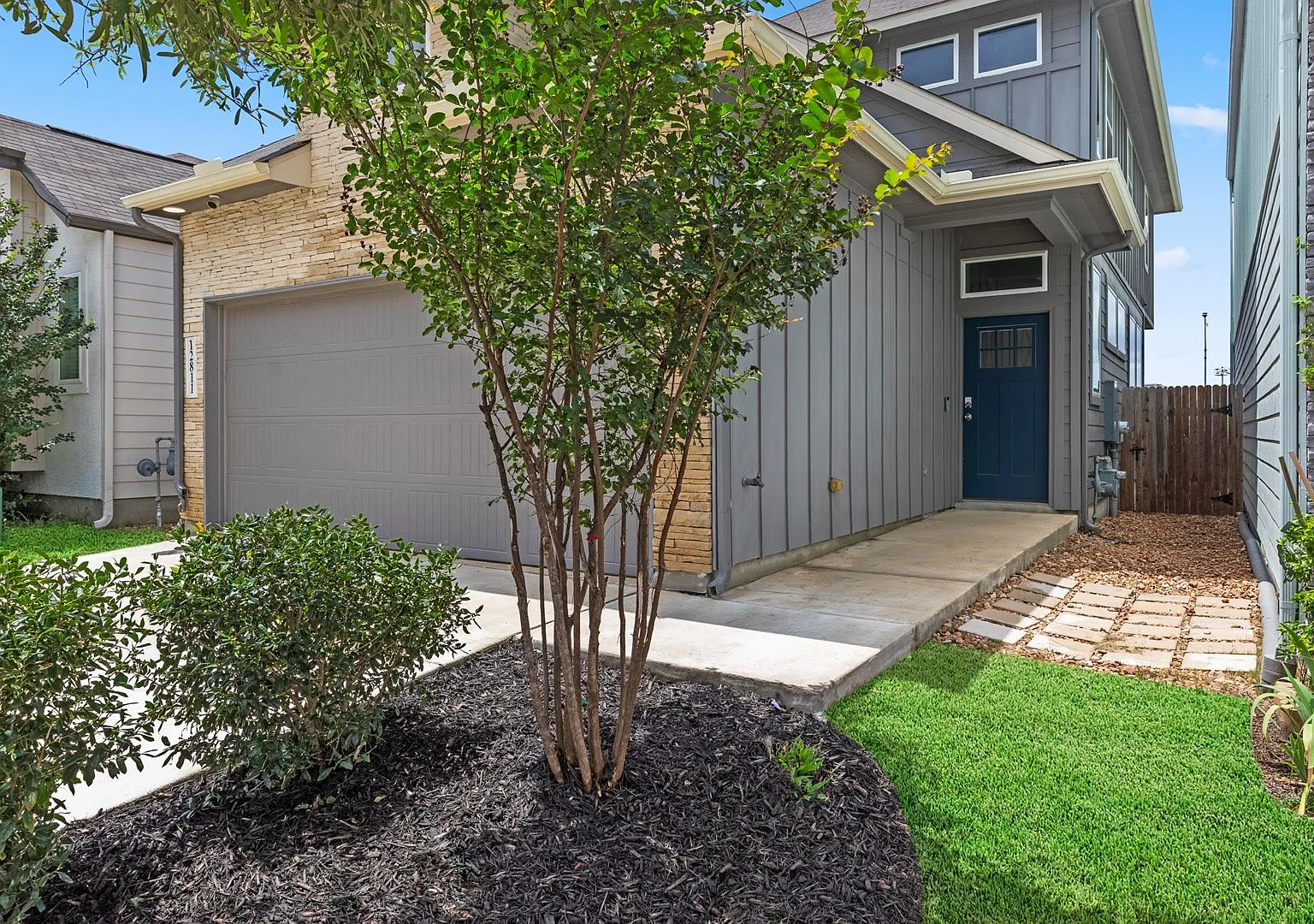 3 bed, 1817 sqft, $2,350 — Photo 4