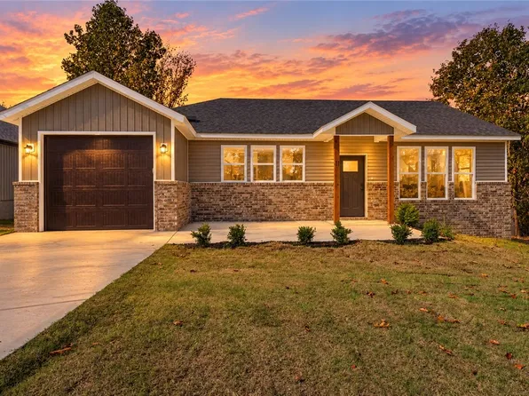 11 Lathrop Dr, Bella Vista, AR 72715