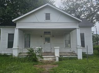 210 W Broadway St, Cuero, TX 77954