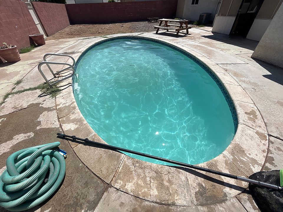 1st image of 1152 E Hacienda Dr