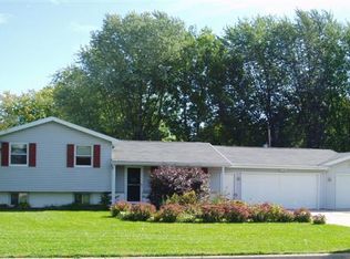 1332 Rockwell Rd, Green Bay, WI 54313