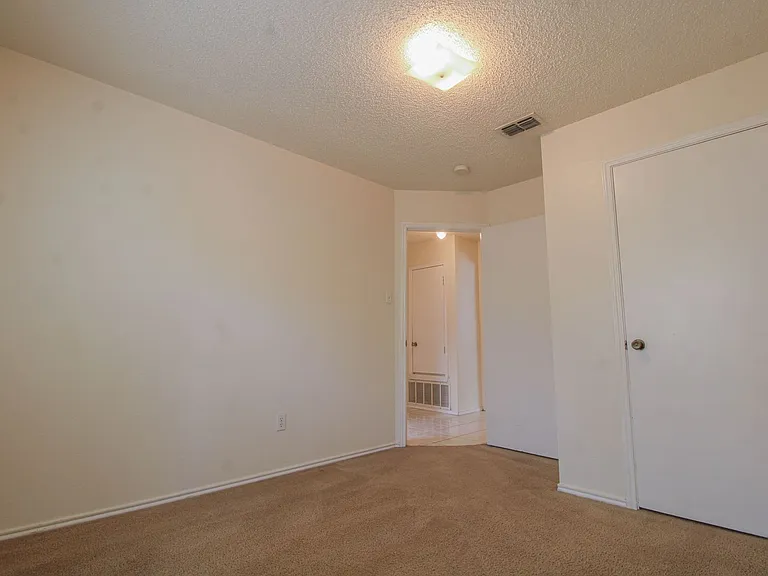 6214 Ridge Glade St — Photo 21