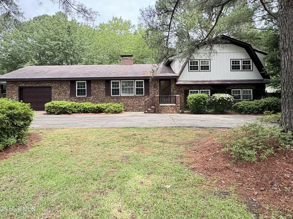 1102 Raleigh Road Parkway W, Wilson, NC 27896