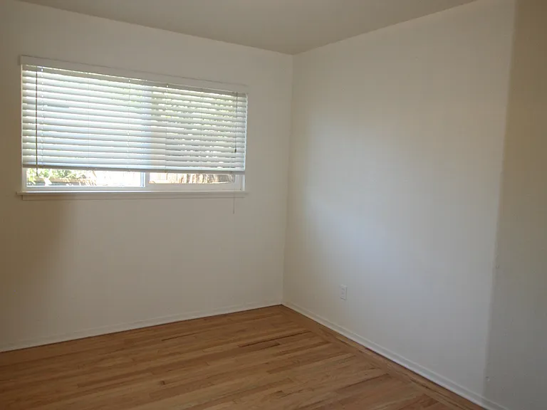 2736 Northglen St — Photo 15