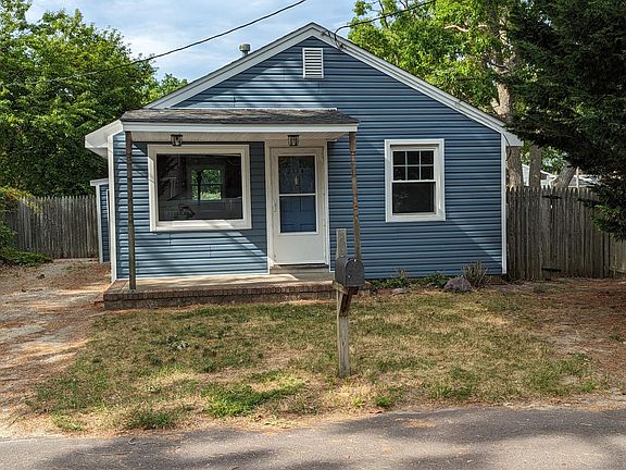 2nd image of 2114 Leahy St