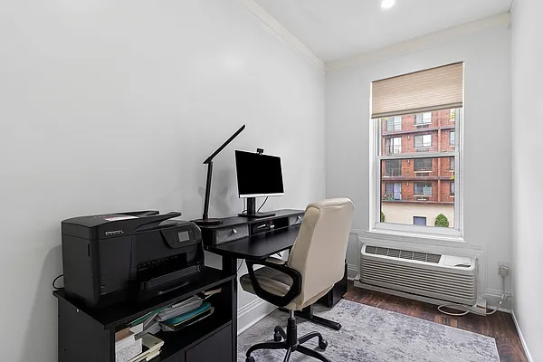 Sold by Redfin Real Estate | media 14