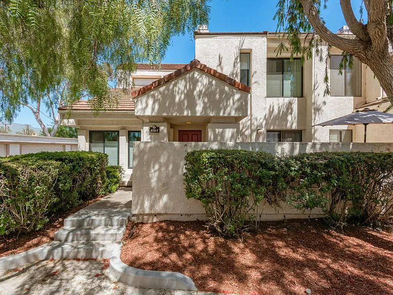 4864 Sawyer Ave — Photo 1
