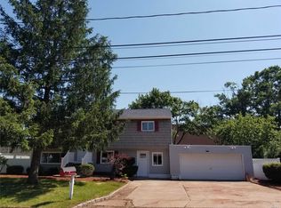 310 40th St, Copiague, NY