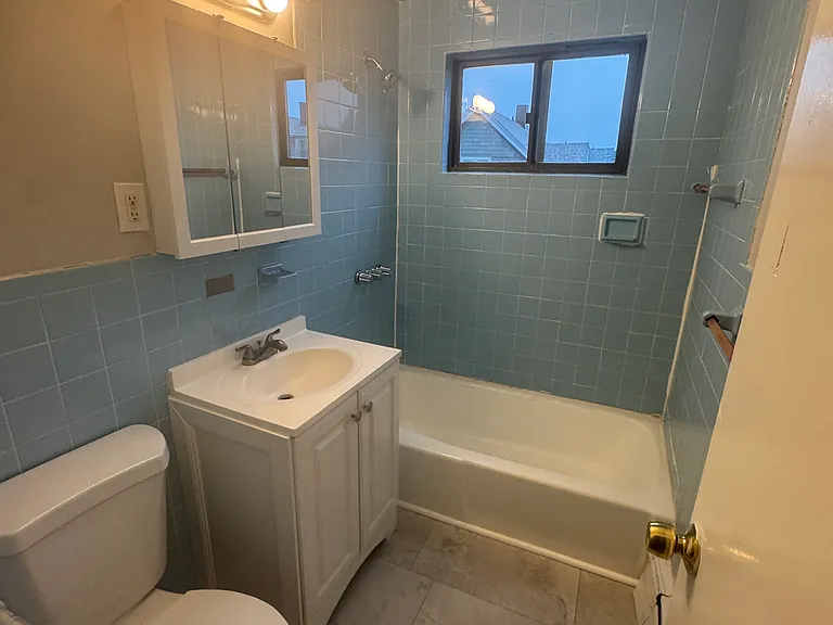 25 Hamilton Ave #14 — Photo 5