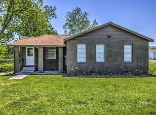 206 E Elm Ave, Winnie, TX 77665