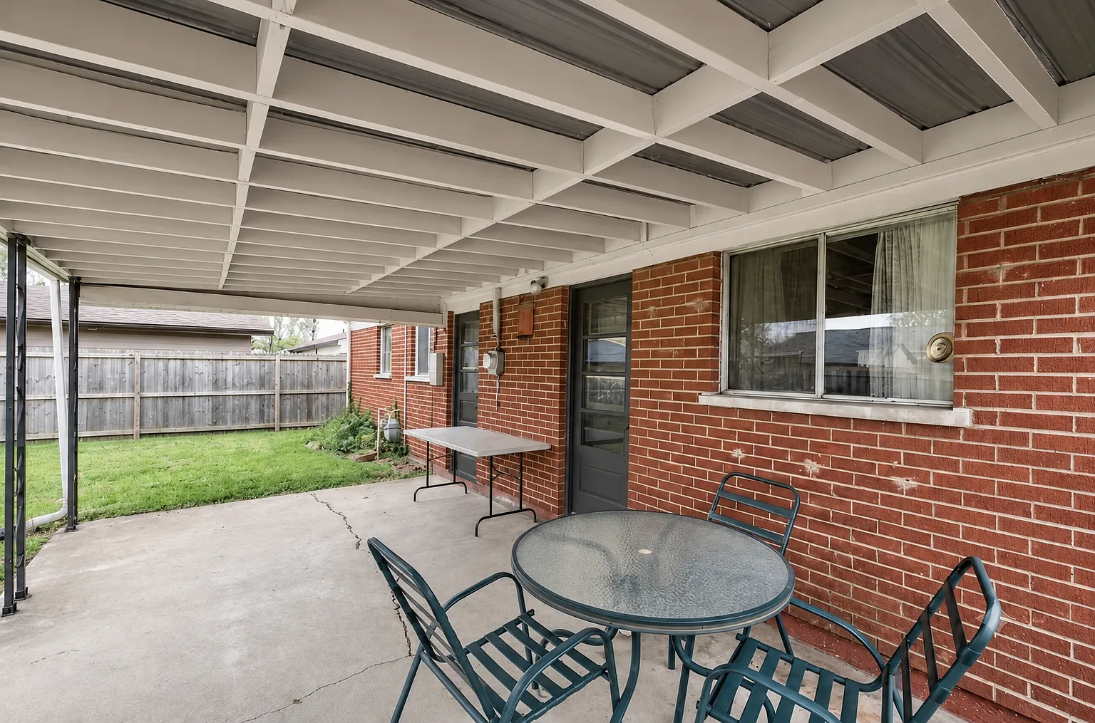 3 bed, 925 sqft, $1,550 — Photo 2