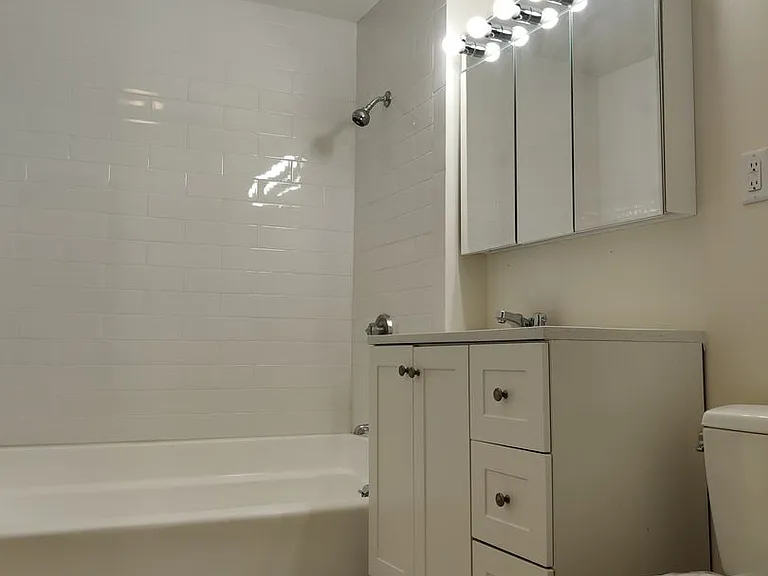 10 Barrows St #2 — Photo 20