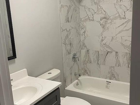2nd image of 125 W Cherry St #2