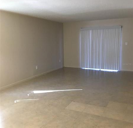 4th image of 200 N Grannis Ave
