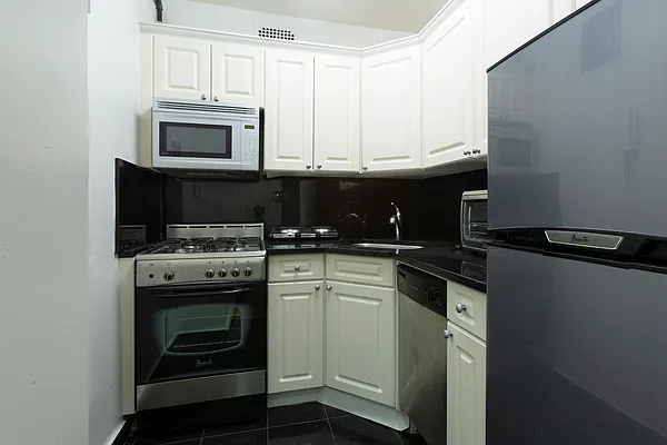 Rented by MNS | media 9