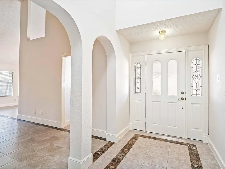 16054 Hidden Acres Dr — Photo 6
