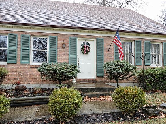 2nd image of 5825 Stonewall Jackson Dr