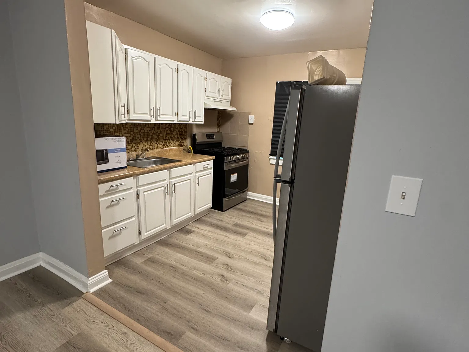 3 bed, 1306 sqft, $2,300 — Photo 2