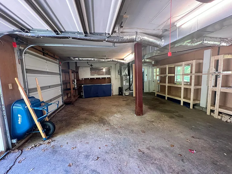 826 Claremont Ct — Photo 19
