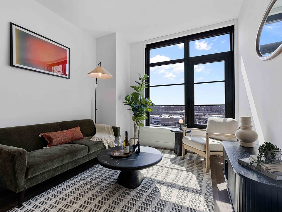 1st image of 34-35 44th St #542