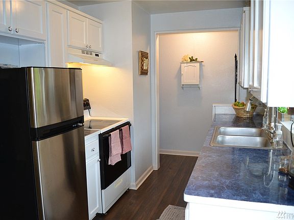 5th image of 13 Algona Blvd S