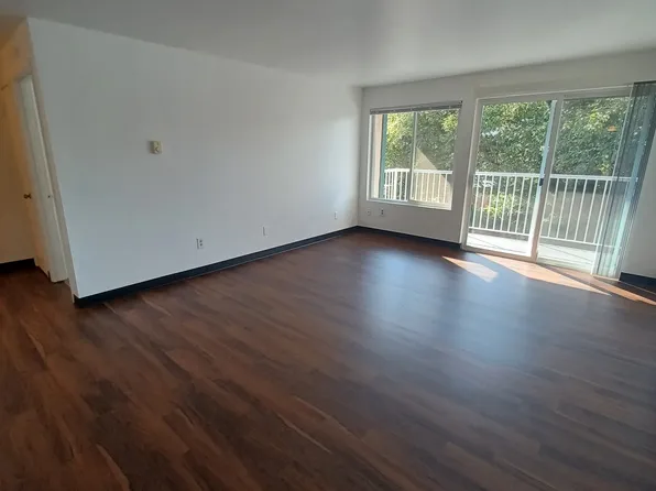 Bon Vista, 9215 Greenwood Ave N APT 103, Seattle, WA 98103