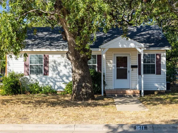 1611 9th St, Brownwood, TX 76801