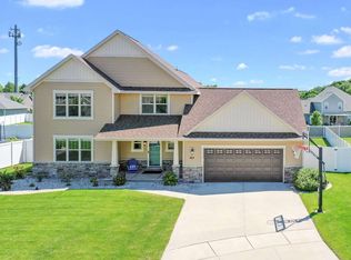 611 Castlestone Ct, Oneida, WI 54155