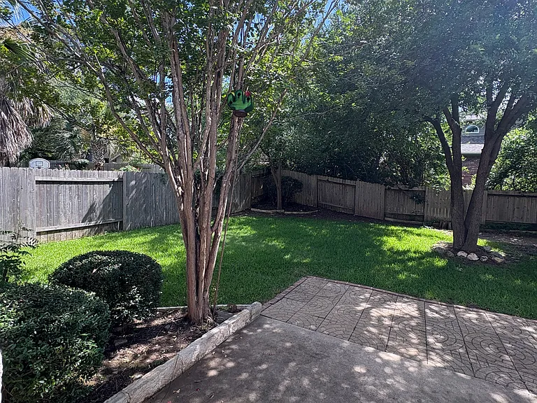 207 Kettleman Ln N — Photo 39