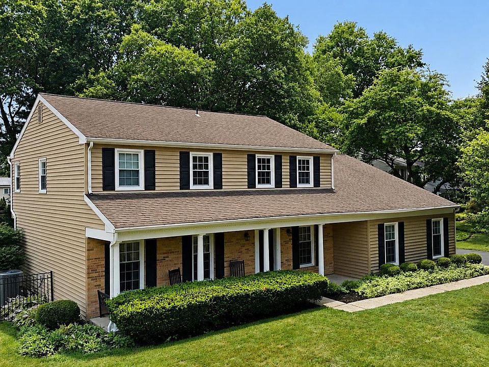 1st image of 817 Stark Cir