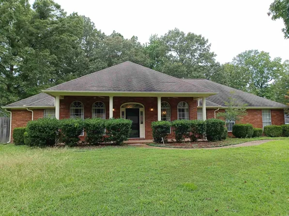 7900 Coachlight Dr, Pine Bluff, AR 71603