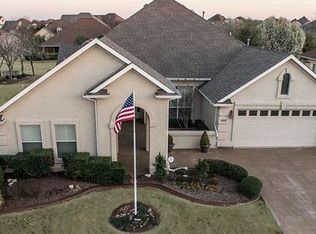 8801 Crestview Dr, Denton, TX 76207