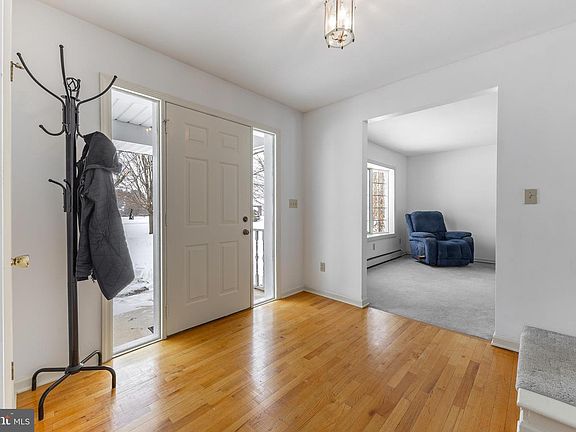 4th image of 315 Debi Dr